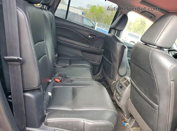 5FNYF6H97JB017632 2018 HONDA PILOT Белый Вид задней части салона