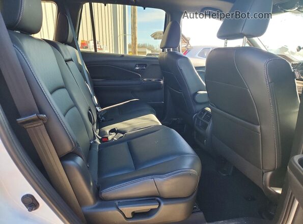 5FNYF7H50LB000404 2020 HONDA PASSPORT White Widok wnętrza z tyłu