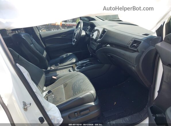 5FNYF8H05KB007891 2019 HONDA PASSPORT Белый Вид салона спереди
