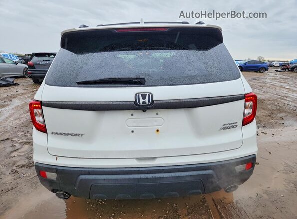 5FNYF8H21KB028061 2019 HONDA PASSPORT White Rear view