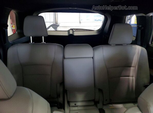 5FNYF8H54PB034339 2023 HONDA PASSPORT Silver Vista de los asientos traseros