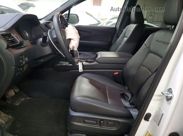 5FNYF8H84SB011663 2025 HONDA PASSPORT White Вид салону спереду