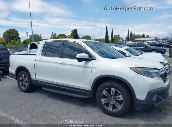 5FPYK2F64HB011219 2017 HONDA RIDGELINE White Widok wnętrza z tyłu