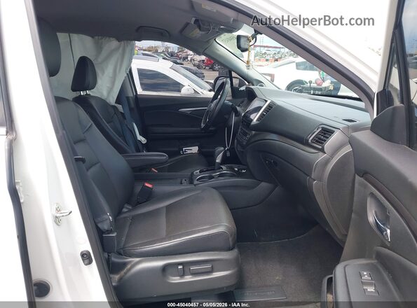5FPYK2F64HB011219 2017 HONDA RIDGELINE White Widok wnętrza z przodu