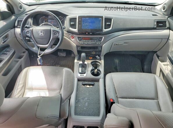 5FPYK2F69HB003178 2017 HONDA RIDGELINE Silver Vista del salpicadero