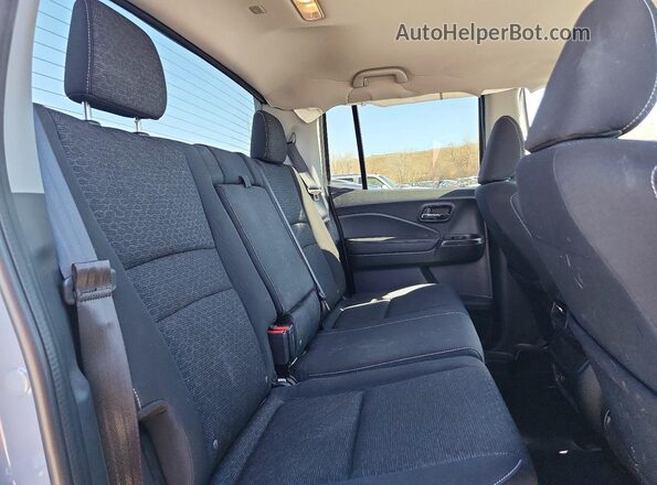 5FPYK3F10RB027588 2024 HONDA RIDGELINE Blue Widok tylnych siedzeń