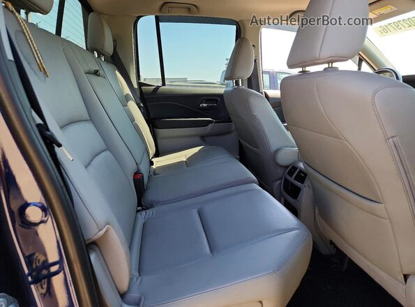 5FPYK3F57KB040122 2019 HONDA RIDGELINE Blue Vista de los asientos traseros