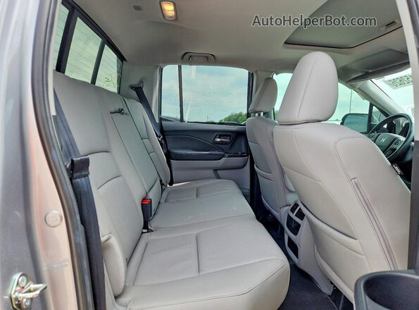 5FPYK3F71KB029120 2019 HONDA RIDGELINE Silver Vista de los asientos traseros