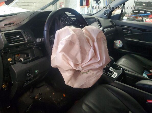 5FPYK3F74HB020985 2017 HONDA RIDGELINE Белый Вид панели приборов