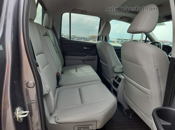 5FPYK3F77KB016534 2019 HONDA RIDGELINE Gray Rear seats view