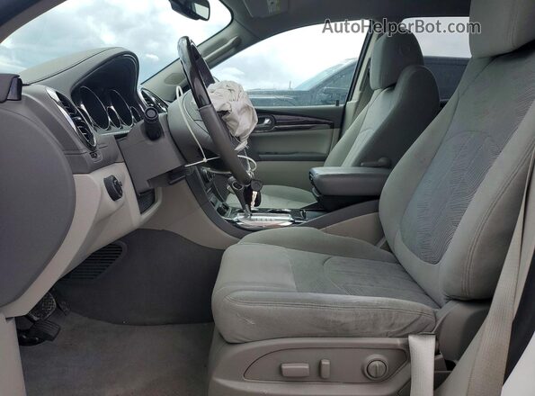 5GAKRAKD0HJ273662 2017 BUICK ENCLAVE Белый Вид салона спереди