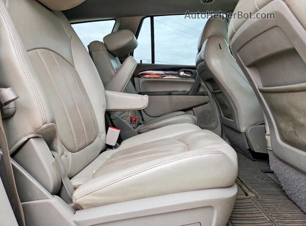 5GAKVCKDXGJ265249 2016 BUICK ENCLAVE Красный Вид задней части салона