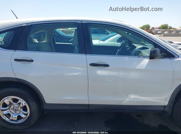 5J6RM4H33GL002555 2016 HONDA CR-V White Rear interior view