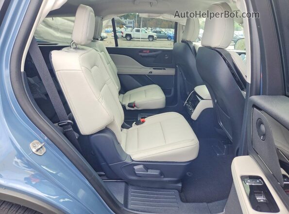 5LM5J6XC2SGL26536 2025 LINCOLN AVIATOR Синий Вид задней части салона