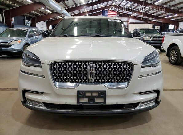 5LM5J7XC0LGL22430 2020 LINCOLN AVIATOR Желто-коричневый Вид спереди
