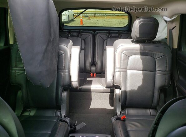5LM5J7XC4MGL18477 2021 LINCOLN AVIATOR Black Widok tylnych siedzeń