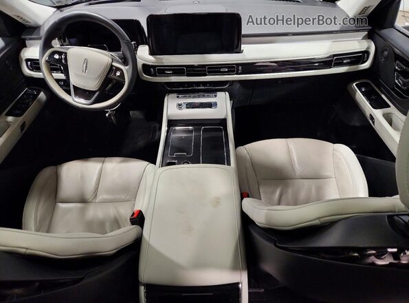 5LM5J7XC9SGL14728 2025 LINCOLN AVIATOR Черный Вид панели приборов