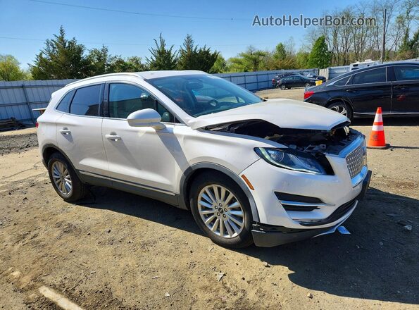 5LMCJ1C91KUL03433 2019 LINCOLN MKC Белый Передняя правая четверть