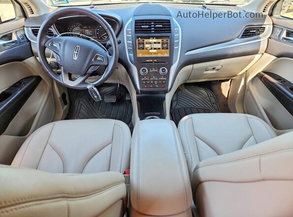 5LMCJ1C91KUL03433 2019 LINCOLN MKC Белый Вид панели приборов