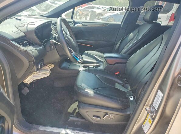 5LMCJ1C95GUJ27803 2016 LINCOLN MKC Бежевый Вид салона спереди