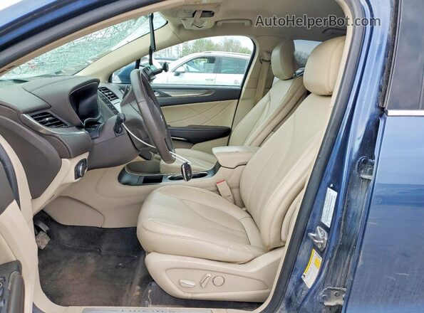 5LMCJ1D91JUL11836 2018 LINCOLN MKC Синий Вид салона спереди