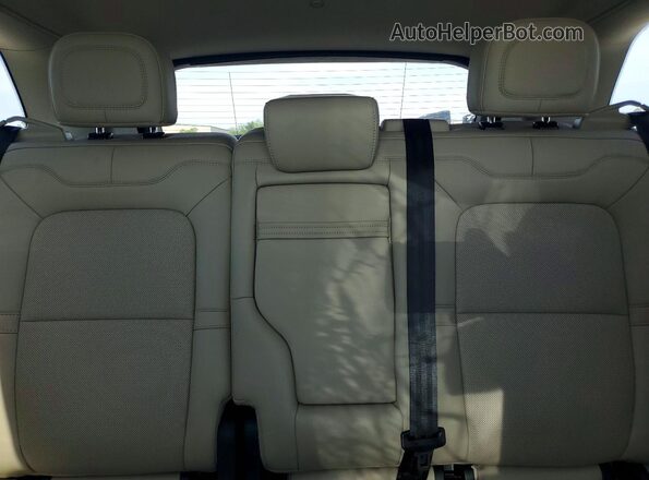 5LMCJ1DA8SUL07892 2025 LINCOLN CORSAIR White უკანა სავარძლების ხედი