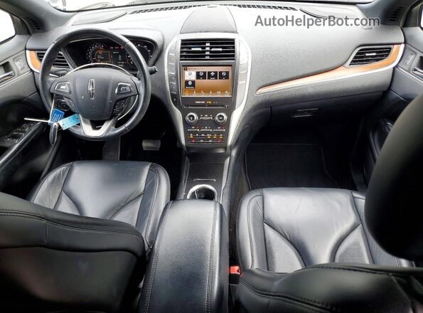 5LMCJ2C90KUL42827 2019 LINCOLN MKC Черный Вид панели приборов