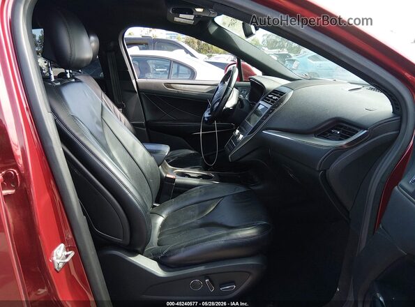 5LMCJ2C91HUL09523 2017 LINCOLN MKC Red Widok wnętrza z przodu