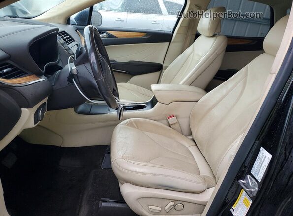 5LMCJ2C9XGUJ19007 2016 LINCOLN MKC Черный Вид салона спереди
