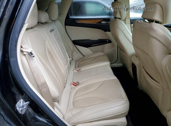 5LMCJ2C9XGUJ19007 2016 LINCOLN MKC Черный Вид задней части салона