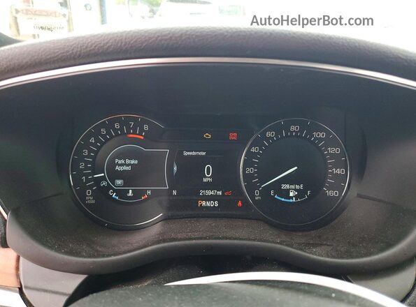 5LMCJ2C9XHUL00612 2017 LINCOLN MKC White Instrument cluster view