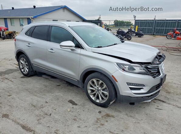5LMCJ2C9XHUL00612 2017 LINCOLN MKC White Front right