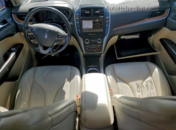 5LMCJ2D90KUL20549 2019 LINCOLN MKC Red Widok deski rozdzielczej