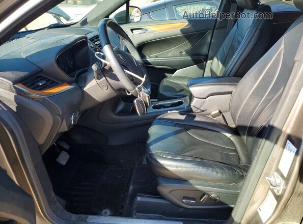 5LMCJ2D97HUL16958 2017 LINCOLN MKC Коричневый Вид салона спереди