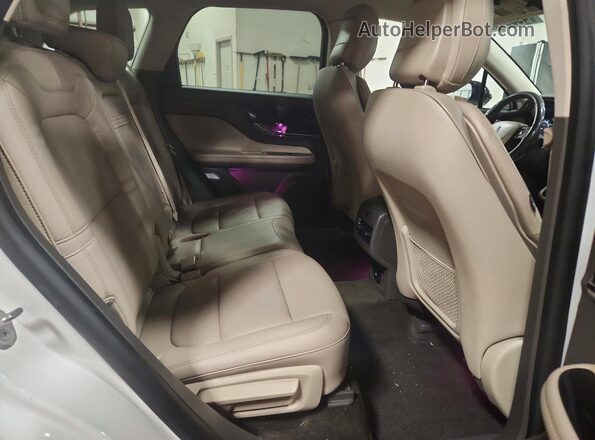 5LMCJ2D99LUL13987 2020 LINCOLN CORSAIR White Vista interior trasera