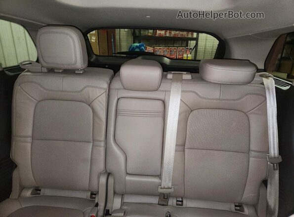 5LMCJ2D99LUL13987 2020 LINCOLN CORSAIR White Vista de los asientos traseros