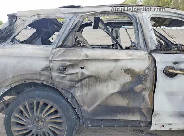 5LMCJ2DH1LUL02442 2020 LINCOLN CORSAIR Burn Vista de los asientos traseros
