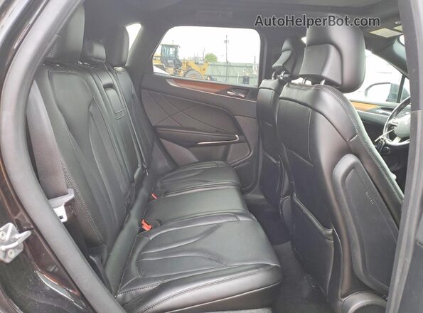 5LMCJ3D91KUL20629 2019 LINCOLN MKC Черный Вид задней части салона