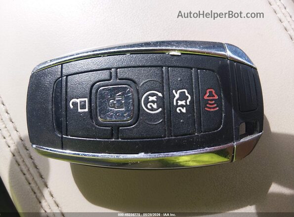 5LMCJ3D92JUL13624 2018 LINCOLN MKC Белый Вид панели приборов