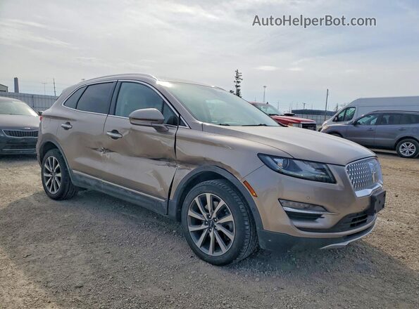5LMCJ3D95KUL09522 2019 LINCOLN MKC Золотой Передняя правая четверть