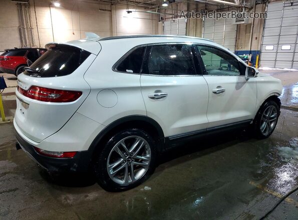 5LMCJ3D95KUL16499 2019 LINCOLN MKC Белый Задняя правая четверть