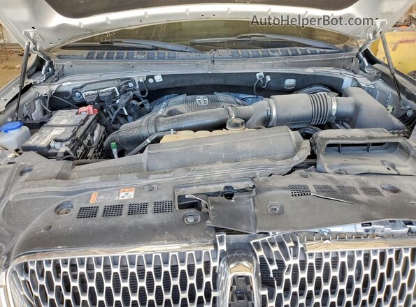 5LMJJ2HT5JEL05485 2018 LINCOLN NAVIGATOR Silver Widok komory silnika
