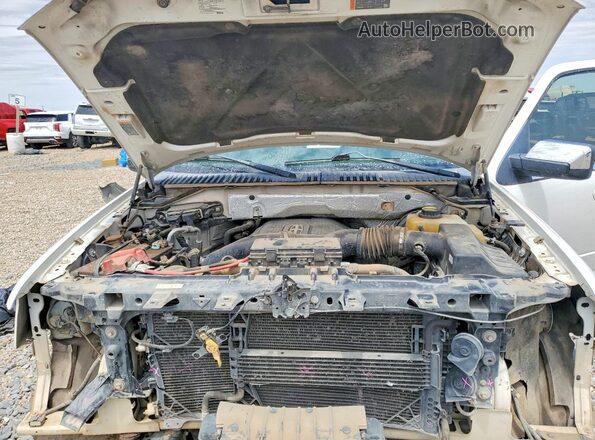 5LMJJ2KT2GEL02481 2016 LINCOLN NAVIGATOR White Widok komory silnika