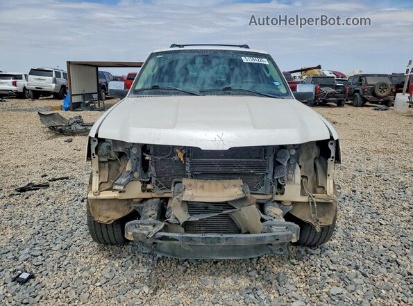 5LMJJ2KT2GEL02481 2016 LINCOLN NAVIGATOR White Widok z przodu