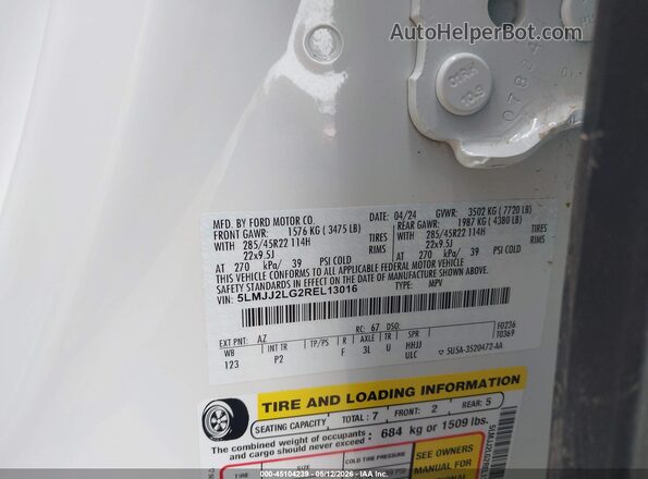 5LMJJ2LG2REL13016 2024 LINCOLN NAVIGATOR White Vista del compartimento del motor