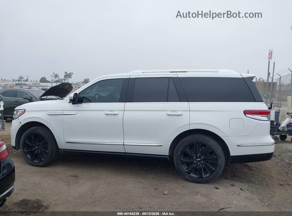 5LMJJ2LG2REL13016 2024 LINCOLN NAVIGATOR White Vista interior de 360 grados