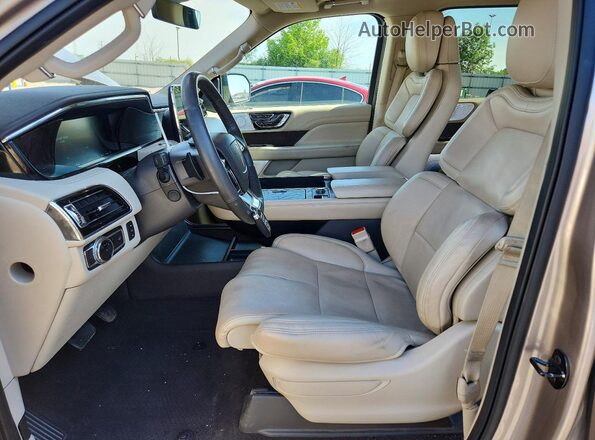 5LMJJ2LT6LEL02864 2020 LINCOLN NAVIGATOR Желто-коричневый Вид салона спереди