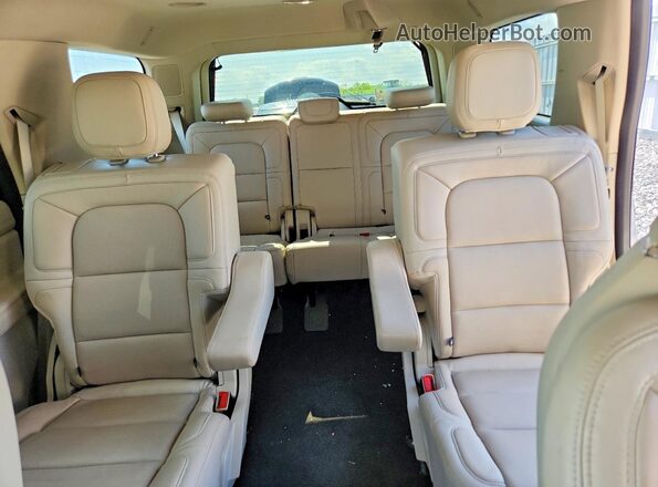 5LMJJ2LT6LEL02864 2020 LINCOLN NAVIGATOR Желто-коричневый Вид задних сидений