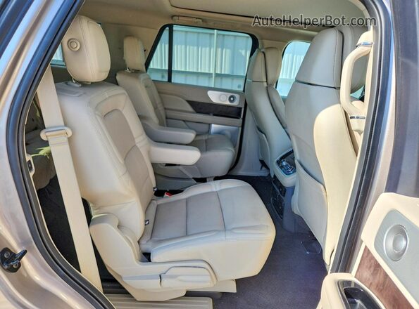 5LMJJ2LT6LEL02864 2020 LINCOLN NAVIGATOR Желто-коричневый Вид задней части салона