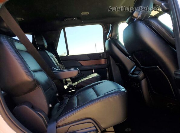 5LMJJ2NG2PEL12930 2023 LINCOLN NAVIGATOR Белый Вид задней части салона